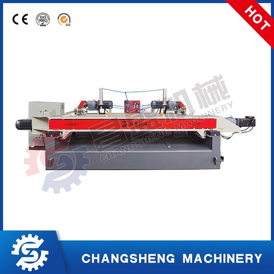 How does the veneer peeling machine control the thickness of the veneer