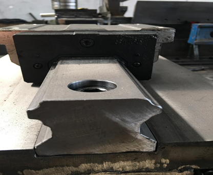 Veneer peeling machine linear guide 