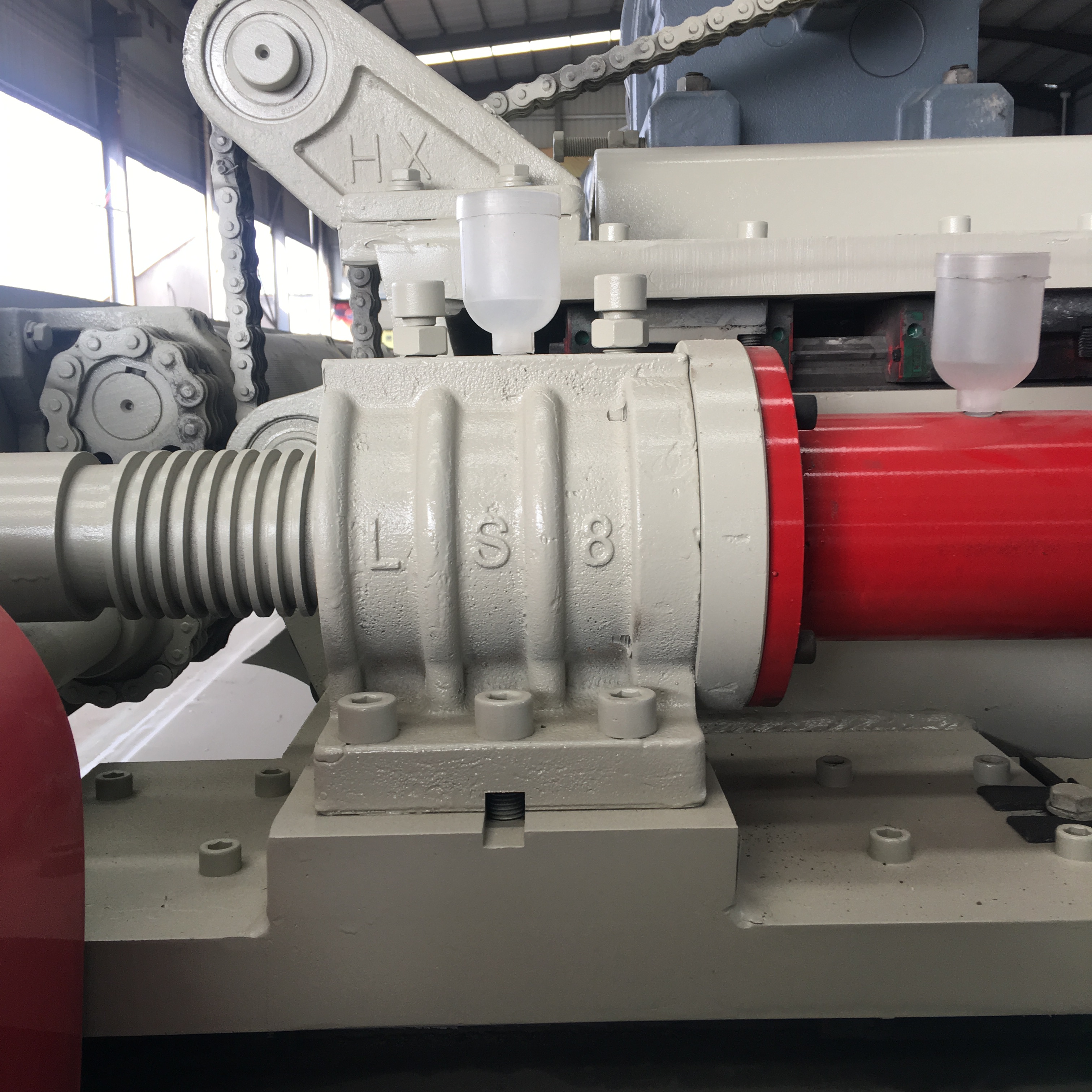 Veneer peeling machine reasons for checking the parts 