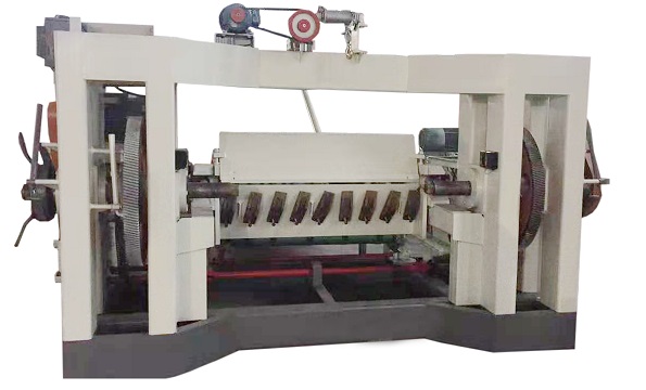 spindle veneer peeling machine