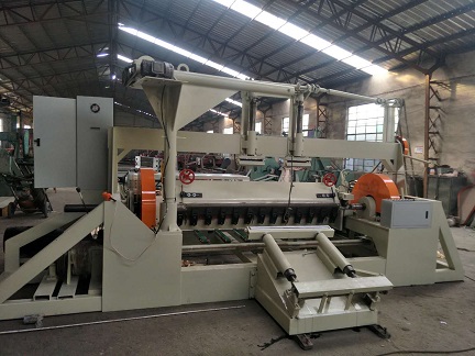 spindle veneer peeling machine
