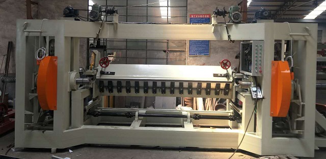 spindle veneer peeling machine