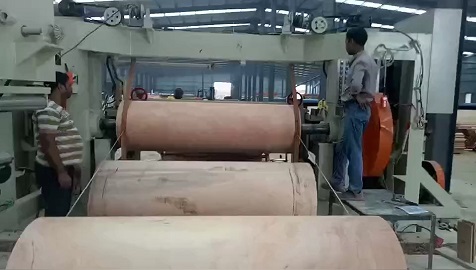spindle veneer peeling machine
