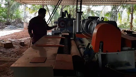 veneer peeling machine
