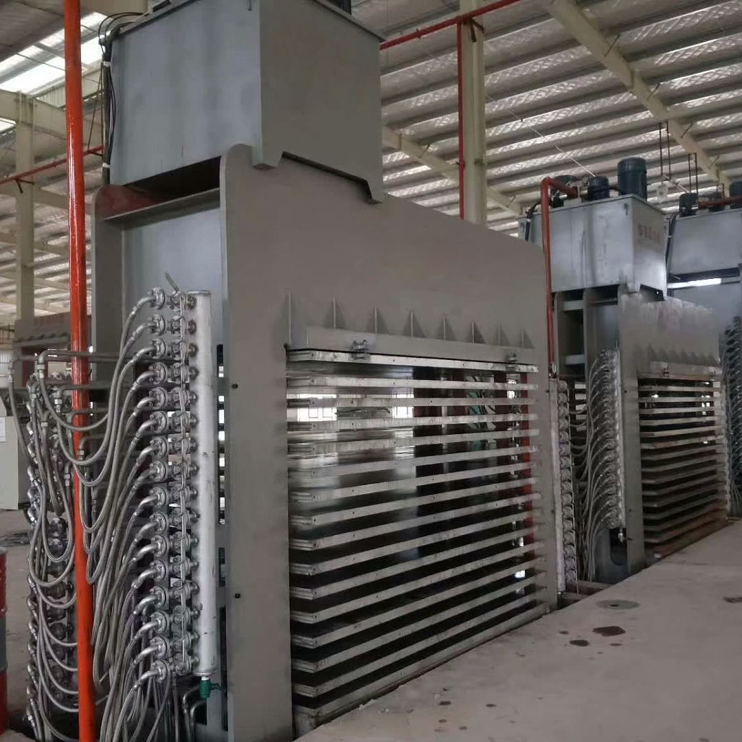 Plywood production machine: hot press machine